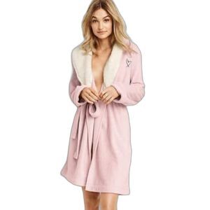 Victoria’s Secret Plush Sherpa Hooded Robe Pink Cozy Spa Loungewear Belted M/L‎